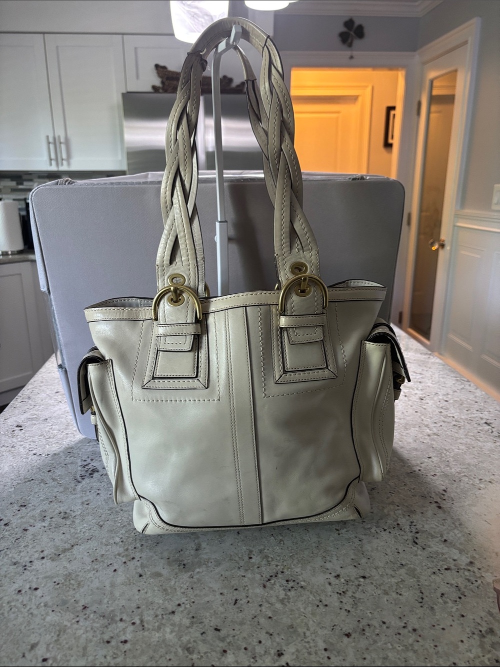 Coach Vintage Soho Cream Leather Large pocket Shoulder Tote